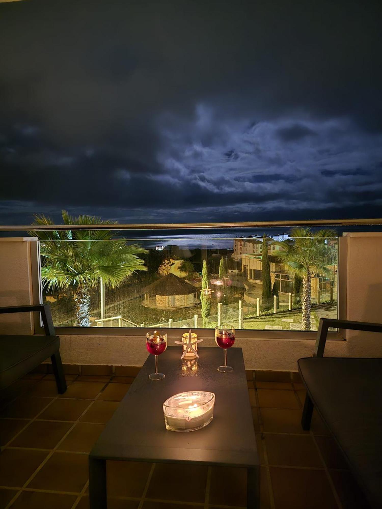 Seaside Serenity - Stylish Apartment With Spectacular Views マニルバ エクステリア 写真