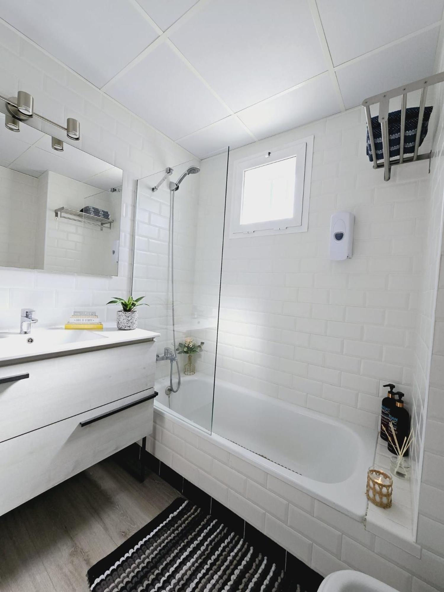 Seaside Serenity - Stylish Apartment With Spectacular Views マニルバ エクステリア 写真